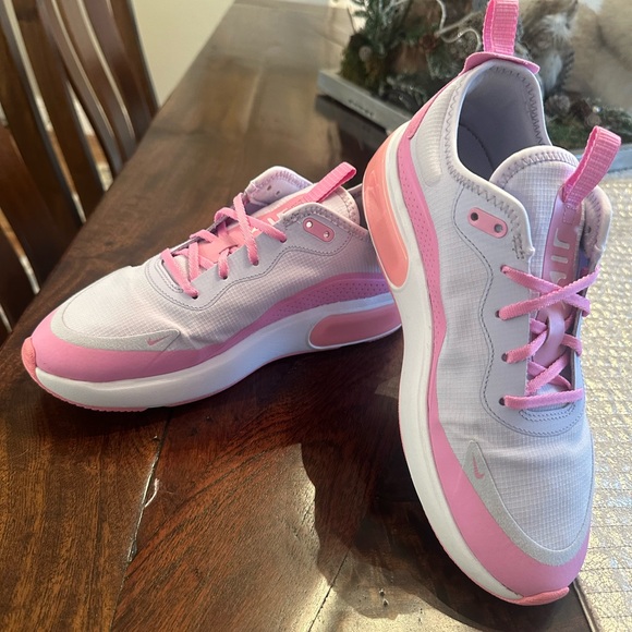 Women’s Nike Air Max Dia - Picture 4 of 6
